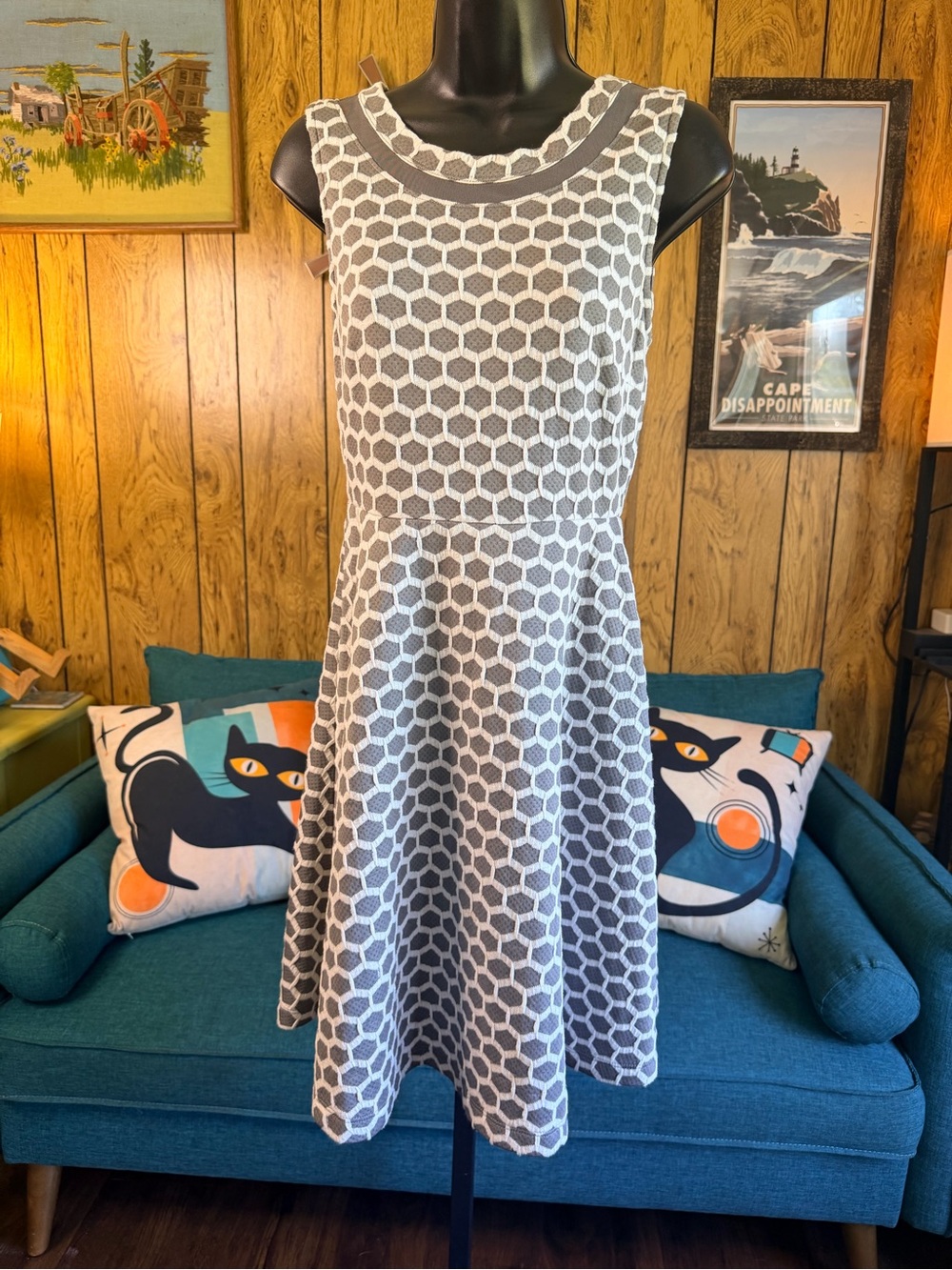 Grey & White Honeycomb Pattern Sleeveless Fit & Flare / Skater Dress